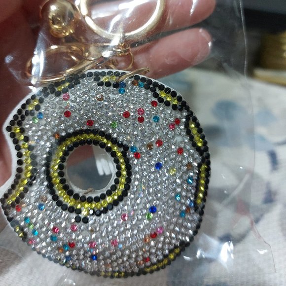 Cindy Claire Shiny Glittering Key Chain Donut or Fish Shape Key Chain Key Charm - Picture 6 of 6